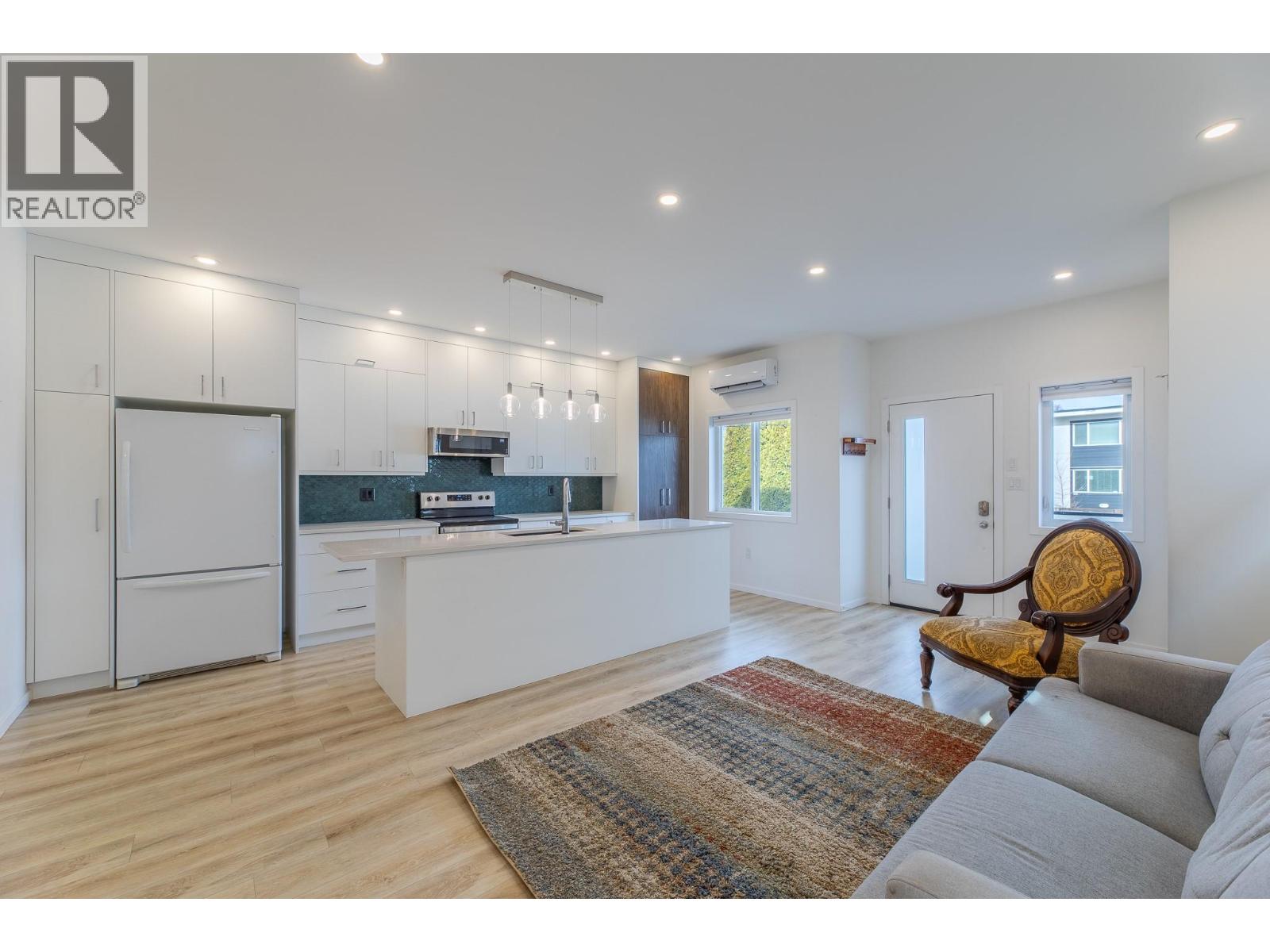 490 Eckhardt Avenue Unit# 101 Property Photo 8