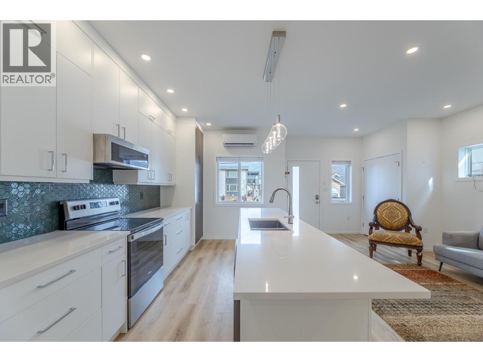 490 Eckhardt Avenue Unit# 101 Property Photo 11