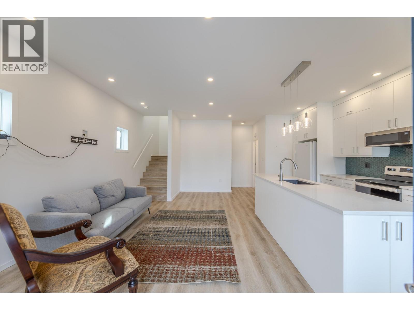490 Eckhardt Avenue Unit# 101 Property Photo 13