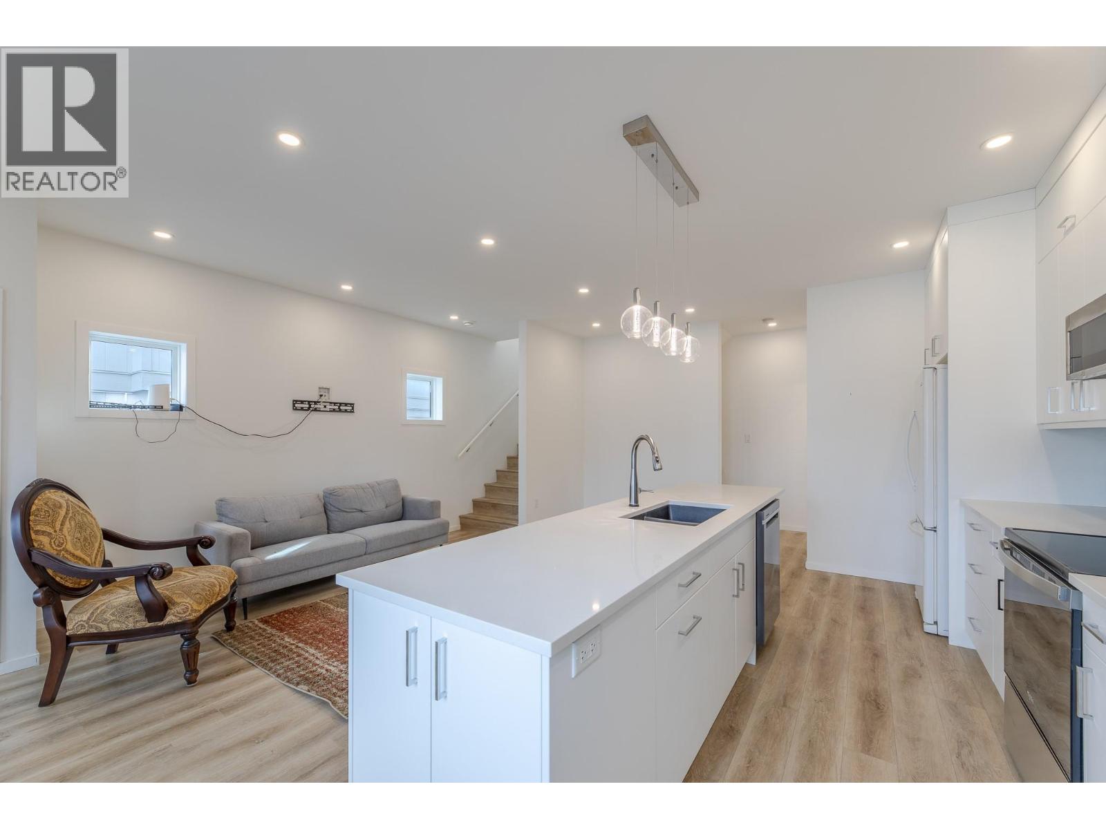 490 Eckhardt Avenue Unit# 101 Property Photo 14