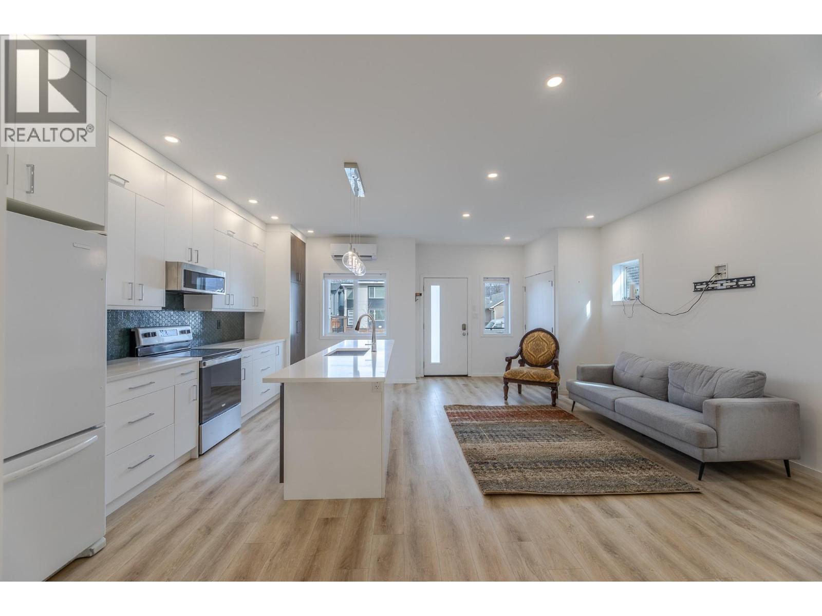 490 Eckhardt Avenue Unit# 101 Property Photo 15