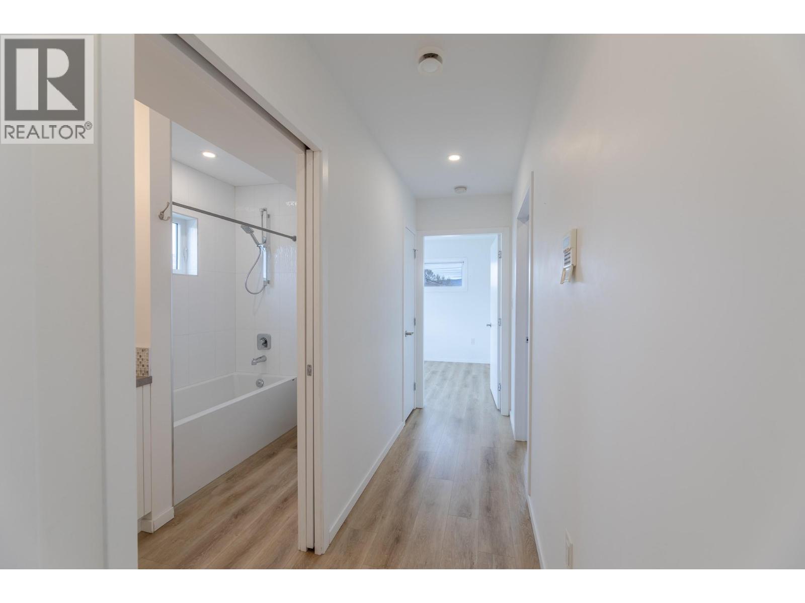 490 Eckhardt Avenue Unit# 101 Property Photo 17