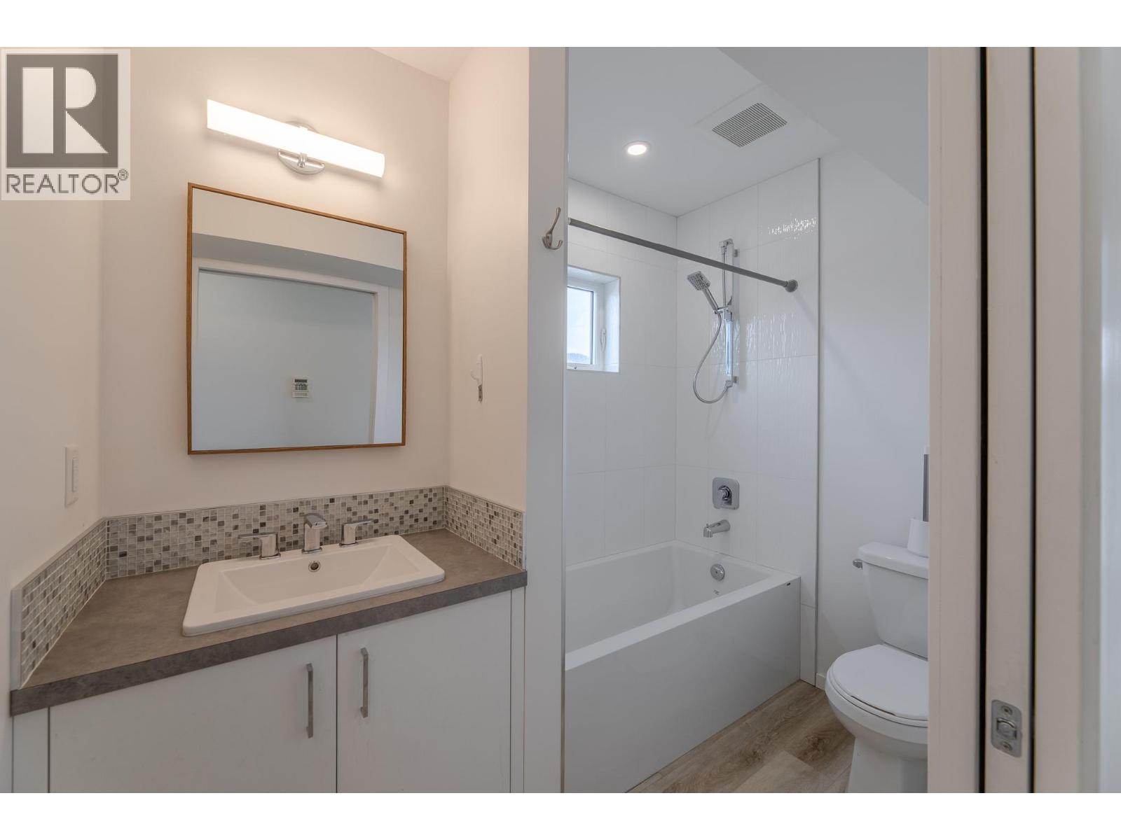 490 Eckhardt Avenue Unit# 101 Property Photo 18