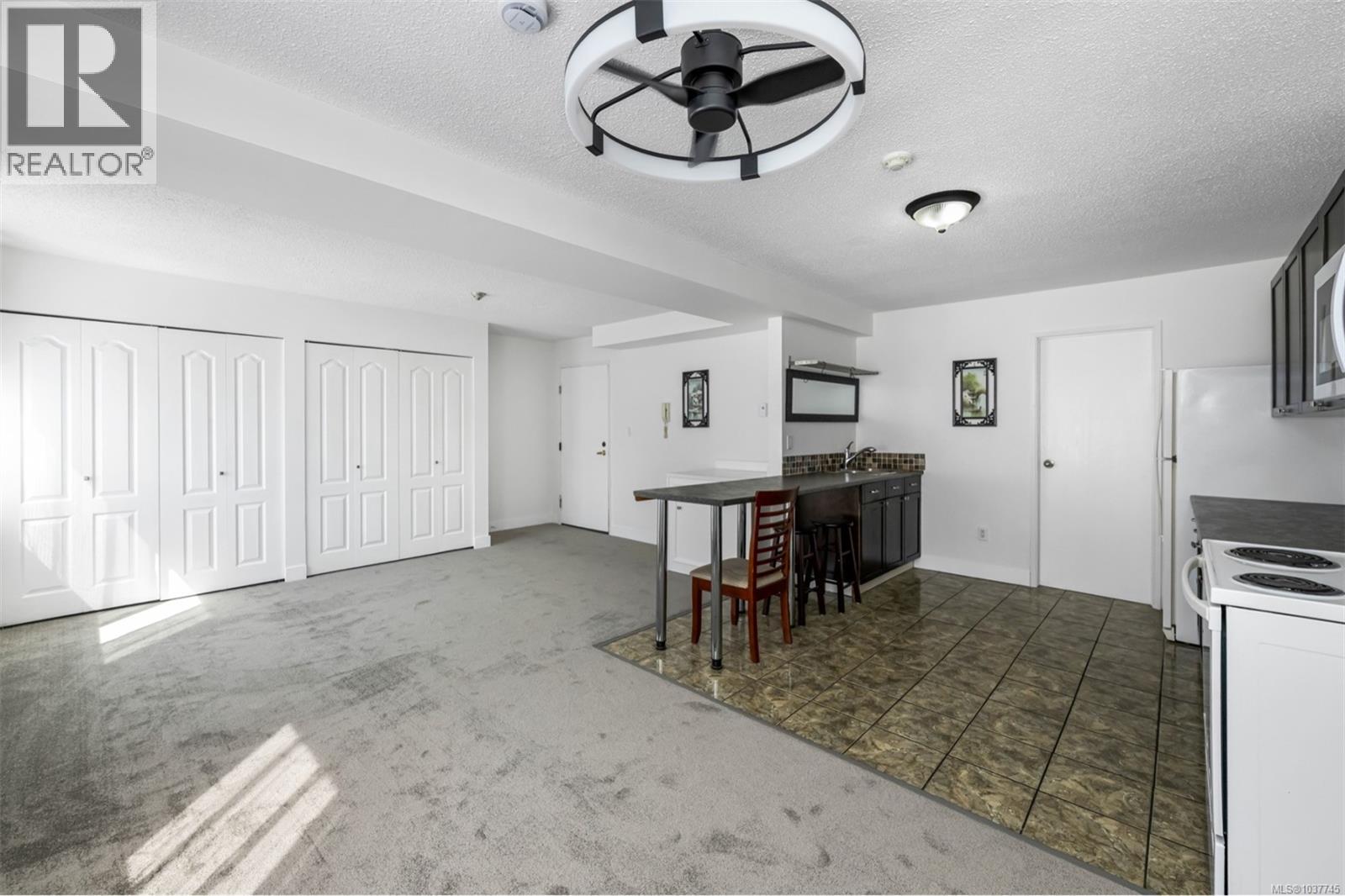 99 18 King George St Property Photo 16