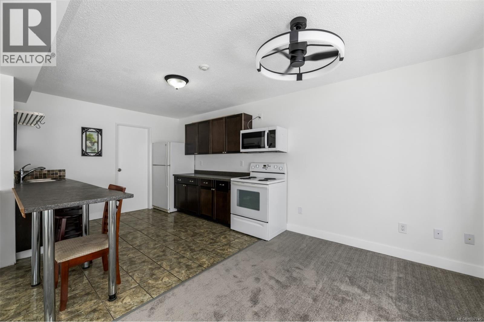 99 18 King George St Property Photo 21