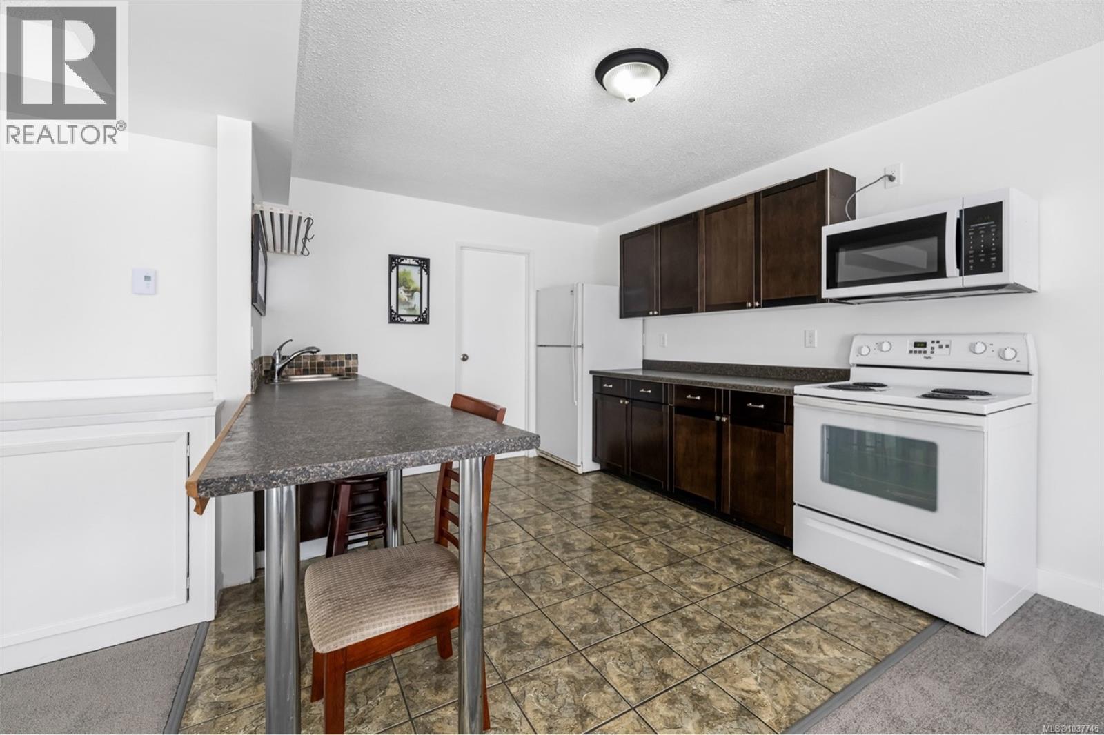 99 18 King George St Property Photo 22