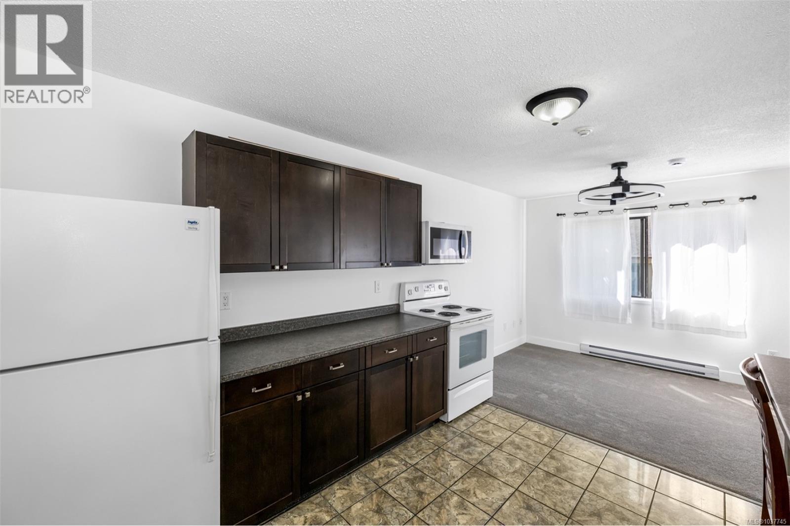 99 18 King George St Property Photo 24
