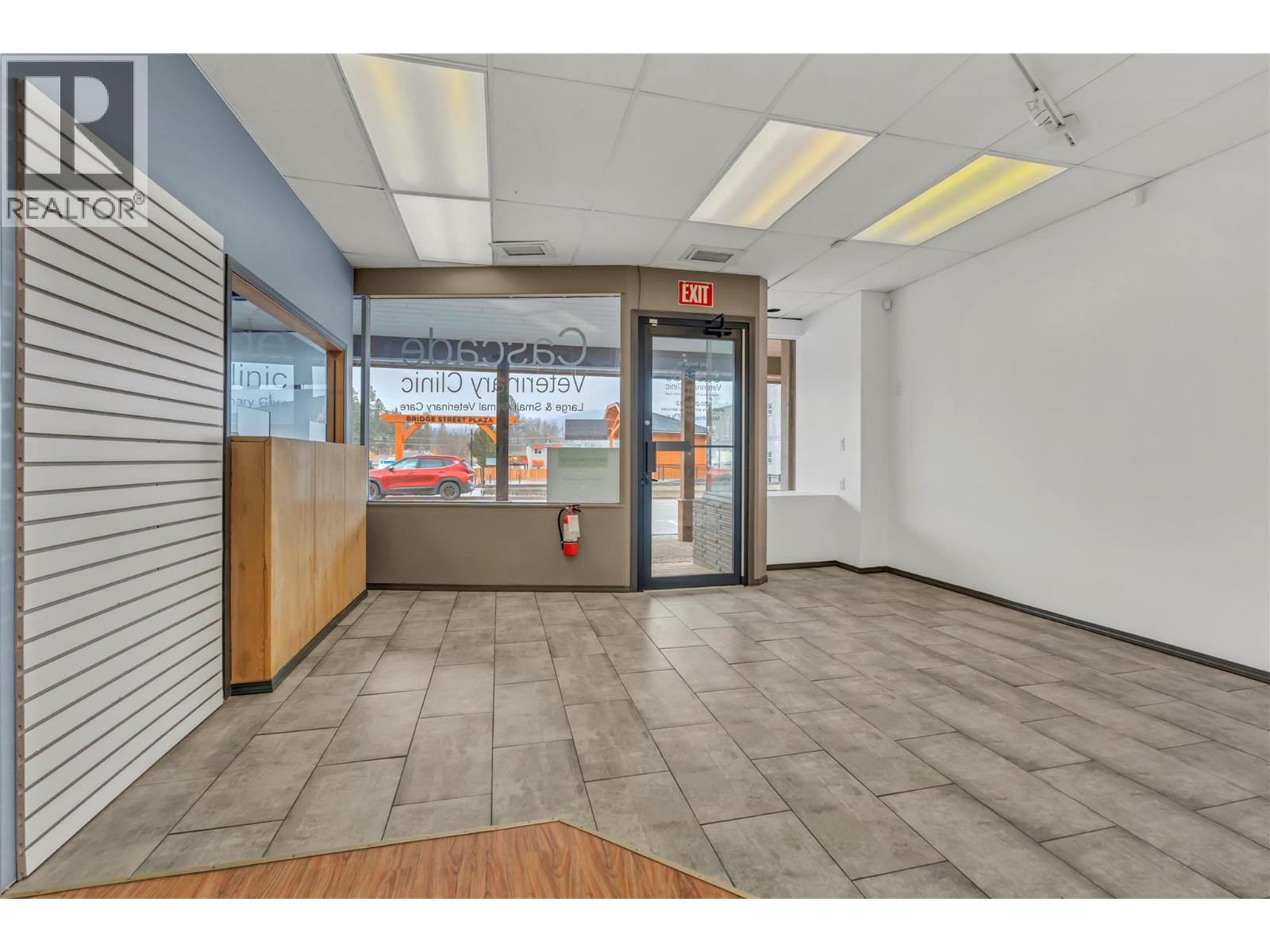 240 Bridge Street Property Photo 10