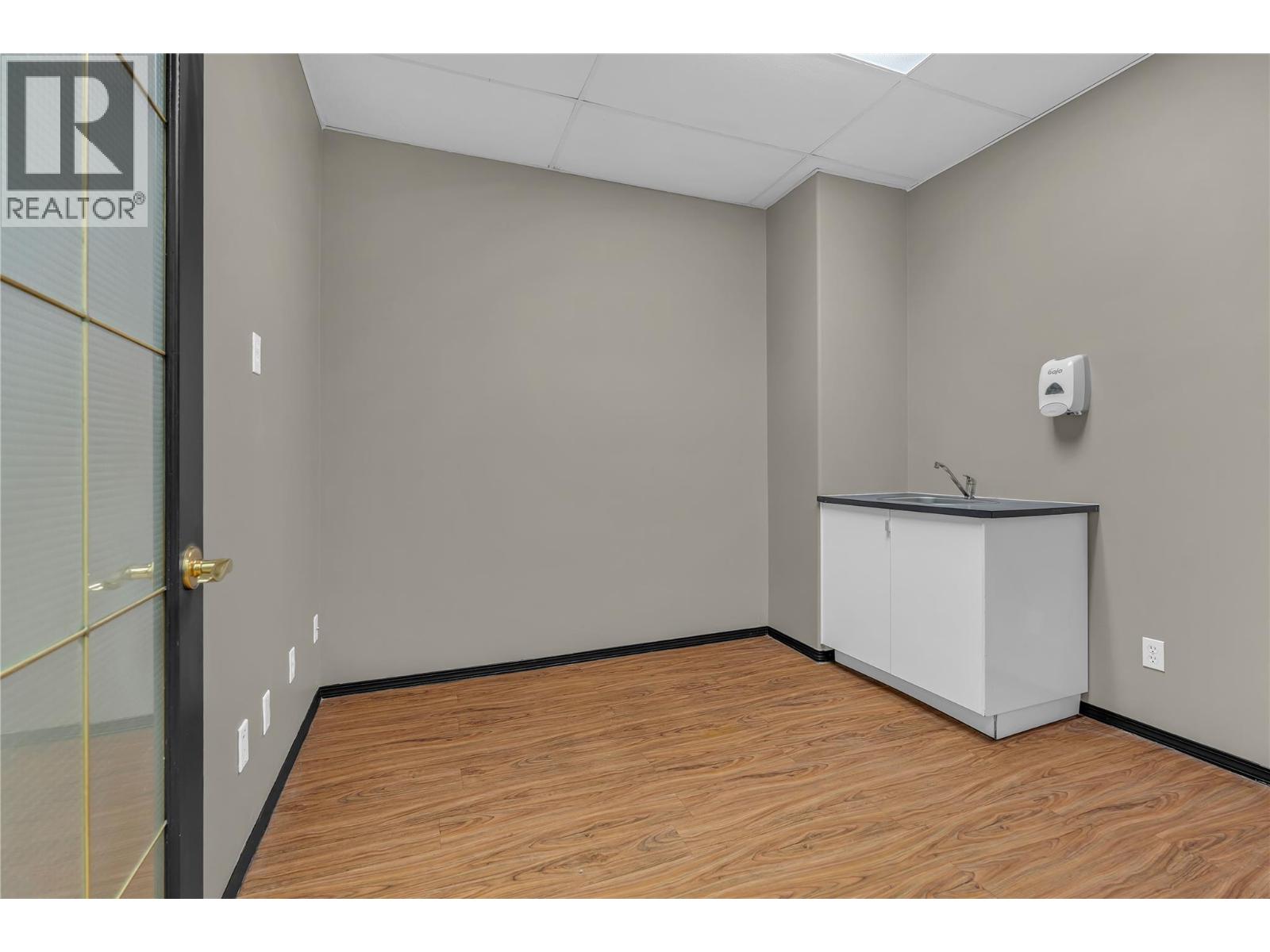 240 Bridge Street Property Photo 13