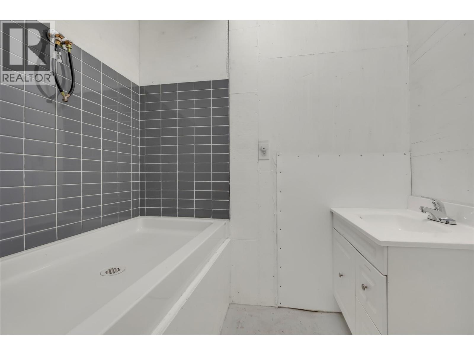 240 Bridge Street Property Photo 41