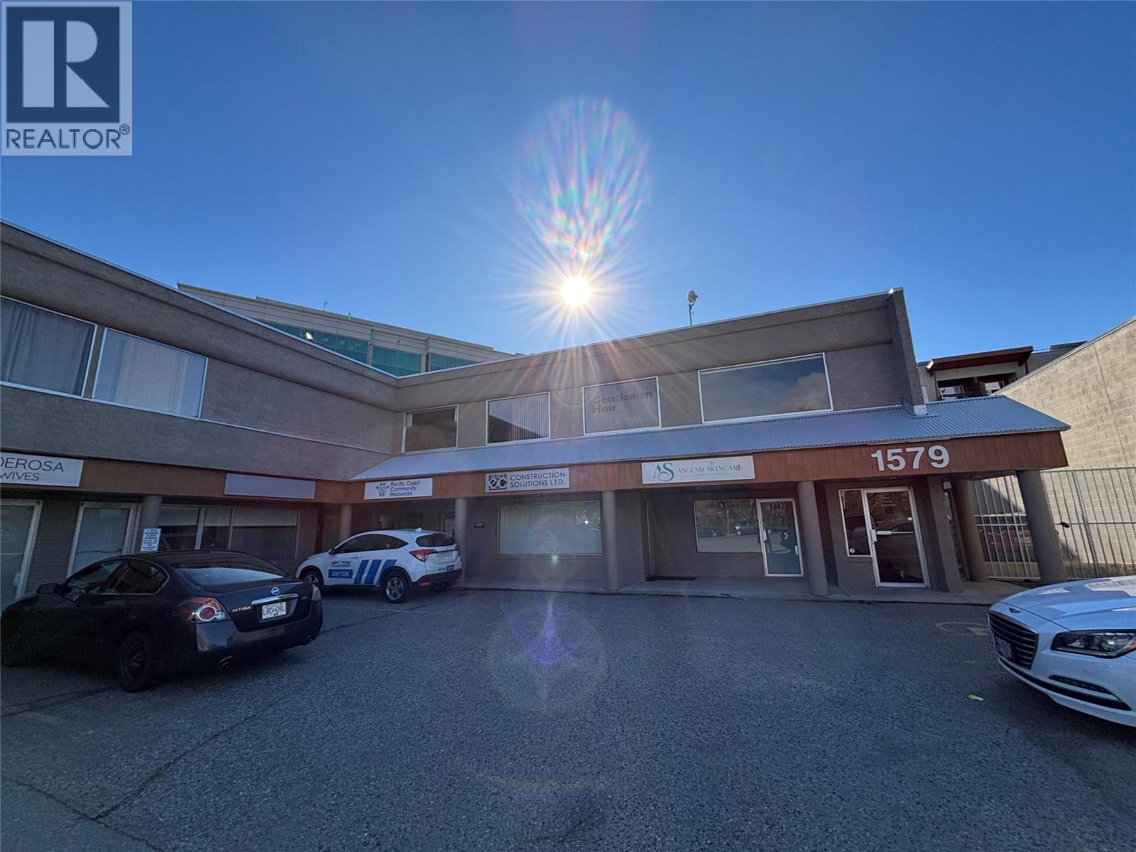 1579 Sutherland Avenue Unit# 204/206 Property Photo 1
