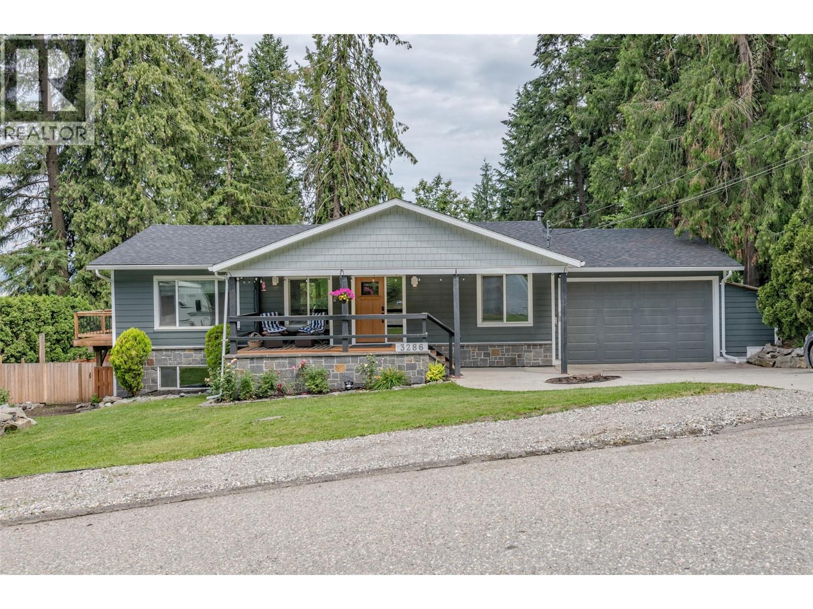 3286 Upper Mcleod Road Property Photo 1