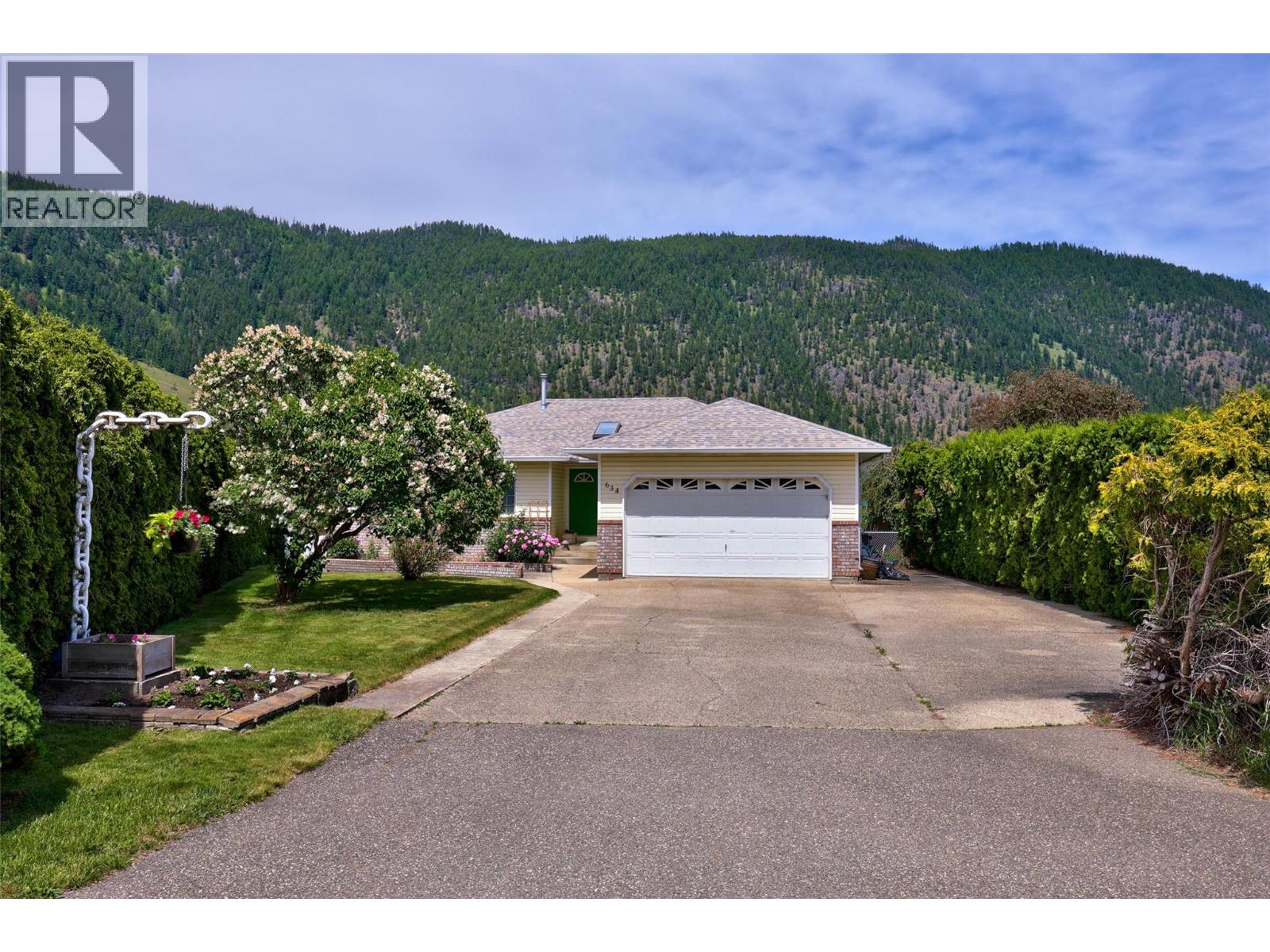 634 Hysop Place Property Photo 4