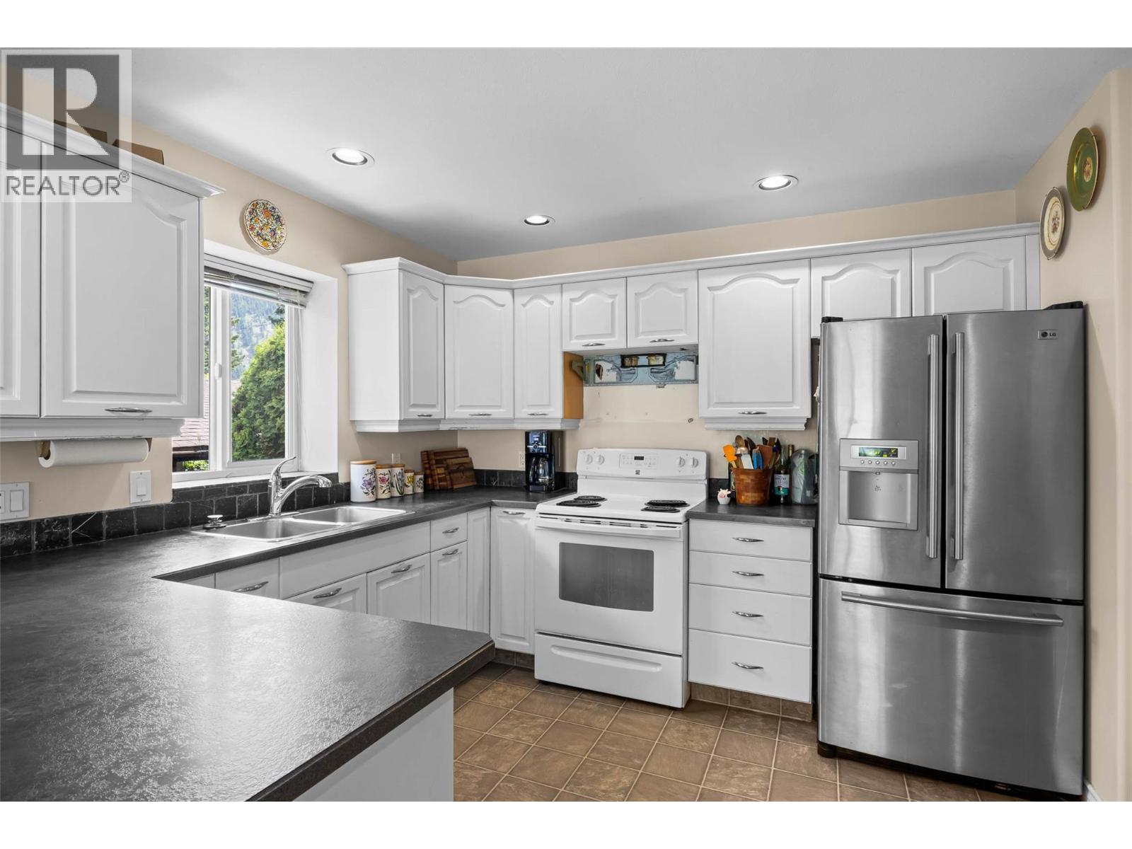 634 Hysop Place Property Photo 12