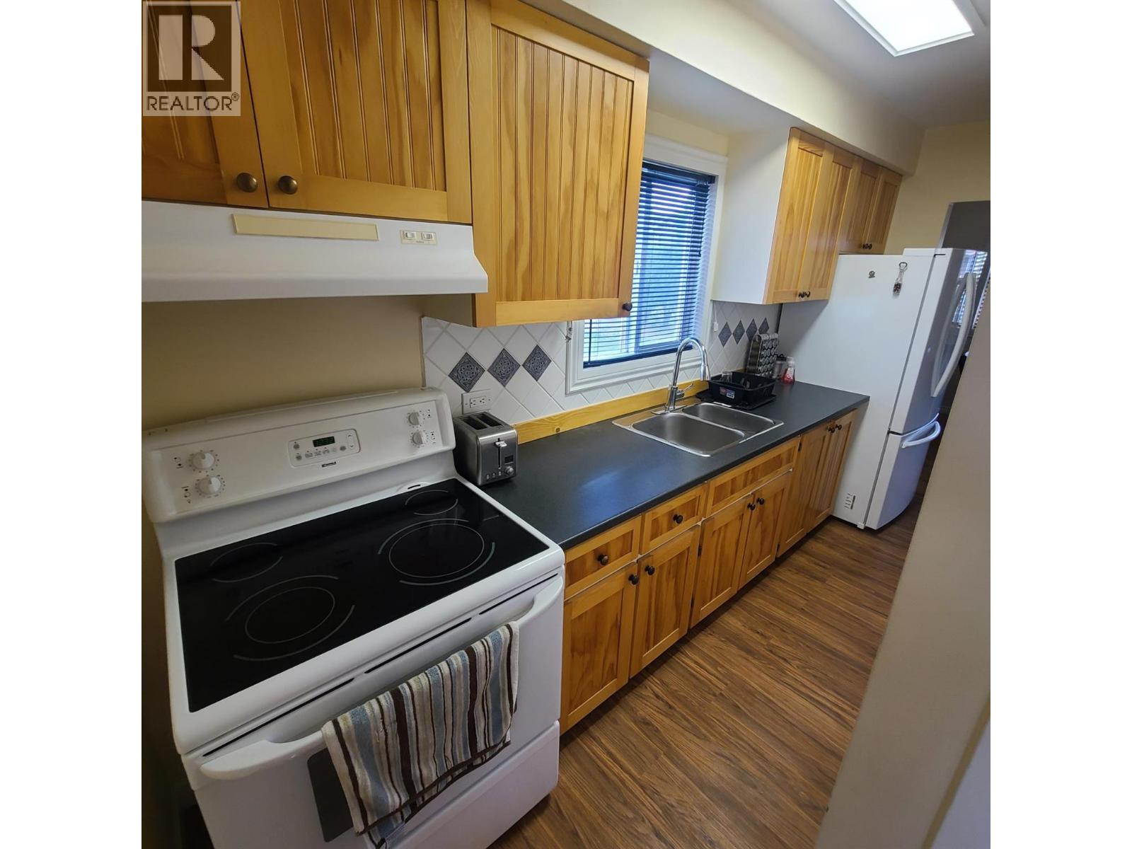 350 Campbell Avenue Property Photo 2