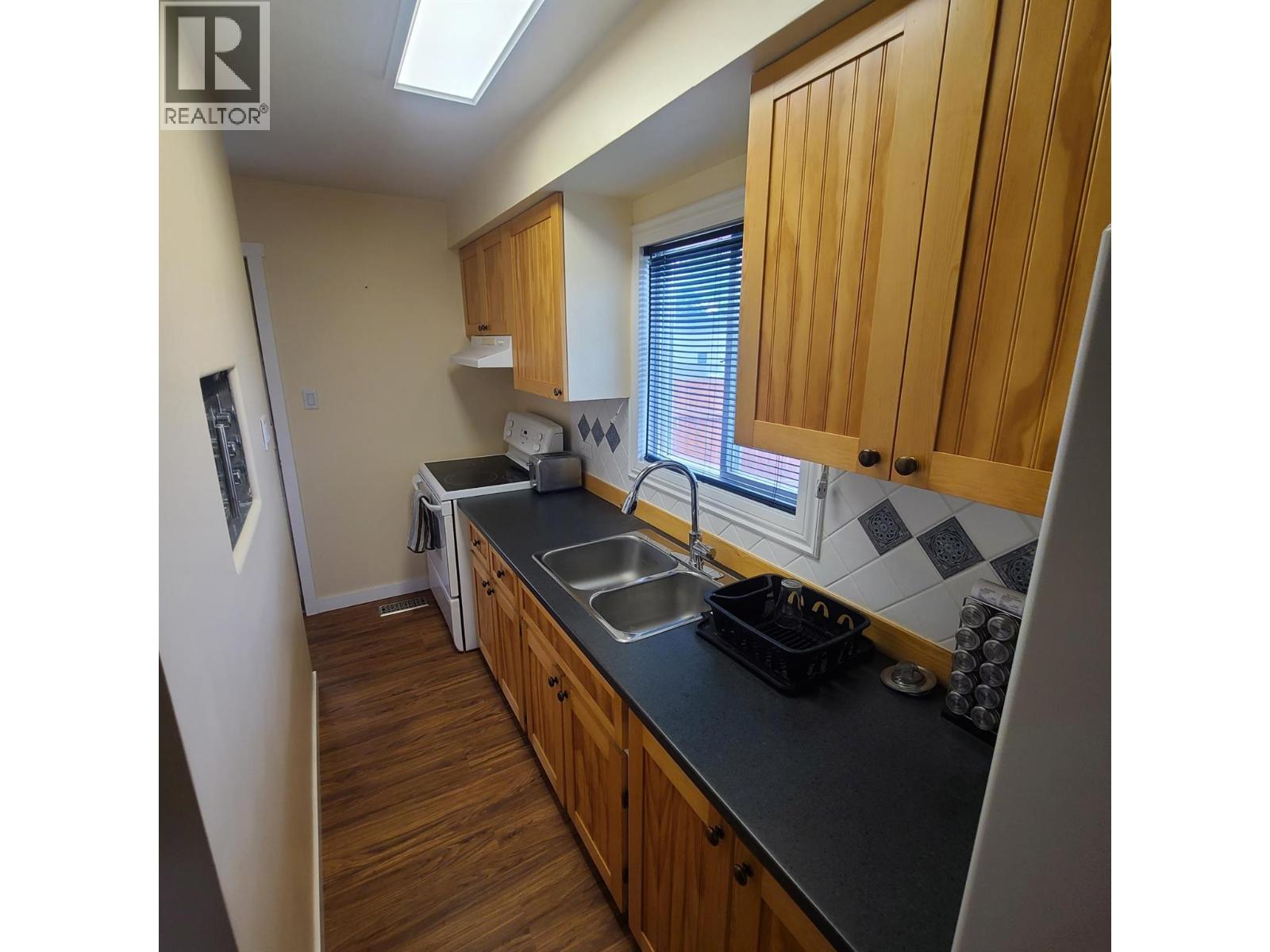 350 Campbell Avenue Property Photo 3