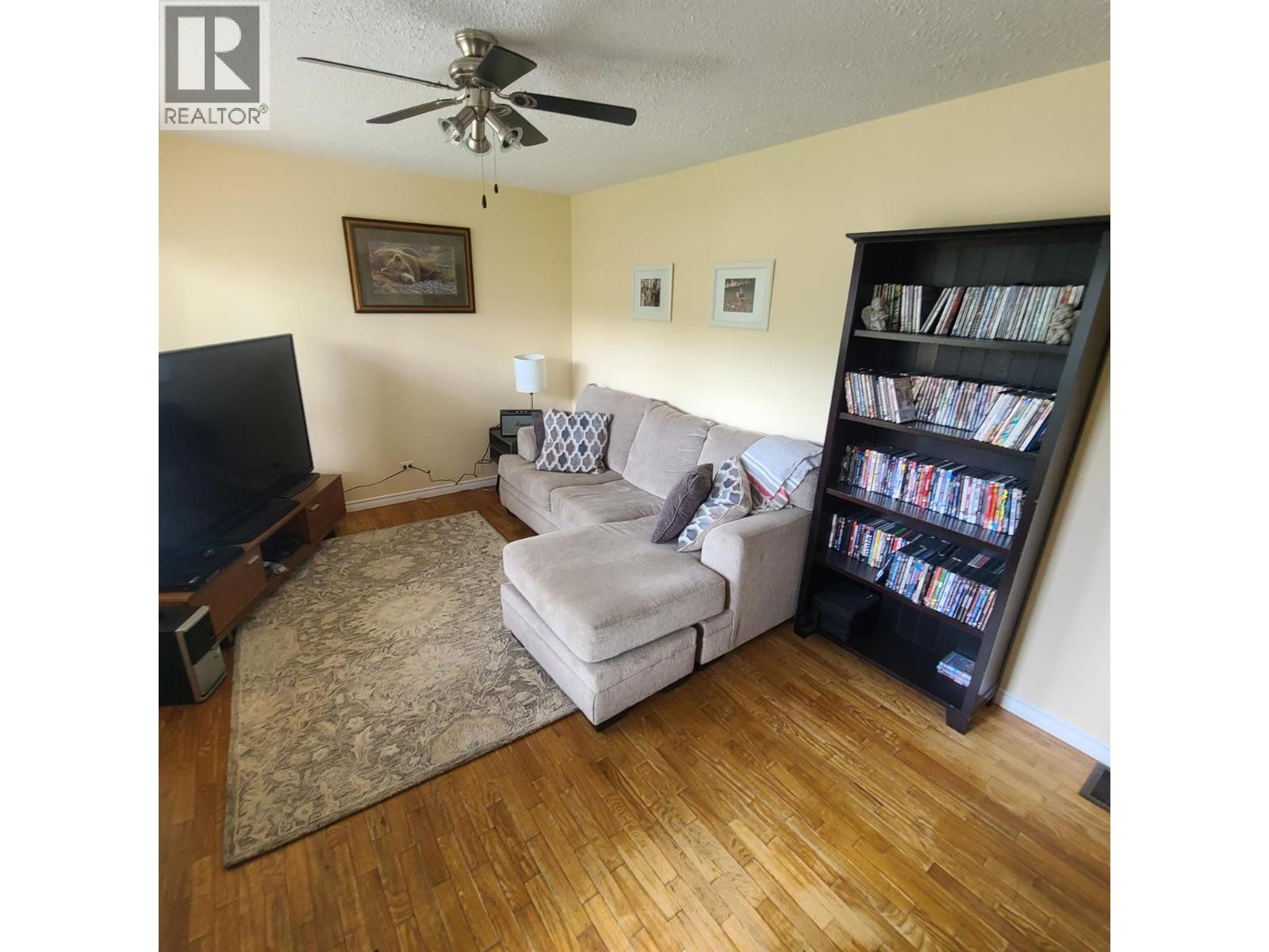 350 Campbell Avenue Property Photo 4