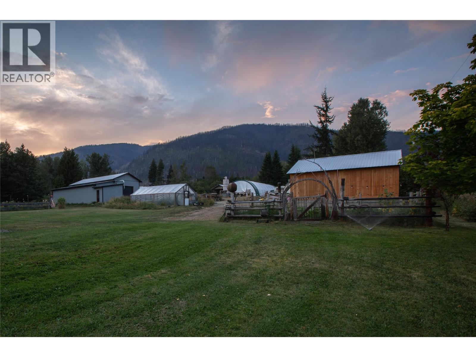 2523 Evans Road Property Photo 6