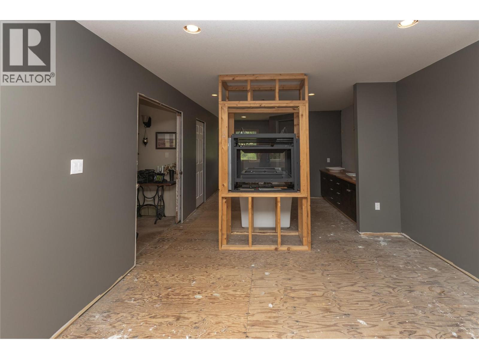 2523 Evans Road Property Photo 16