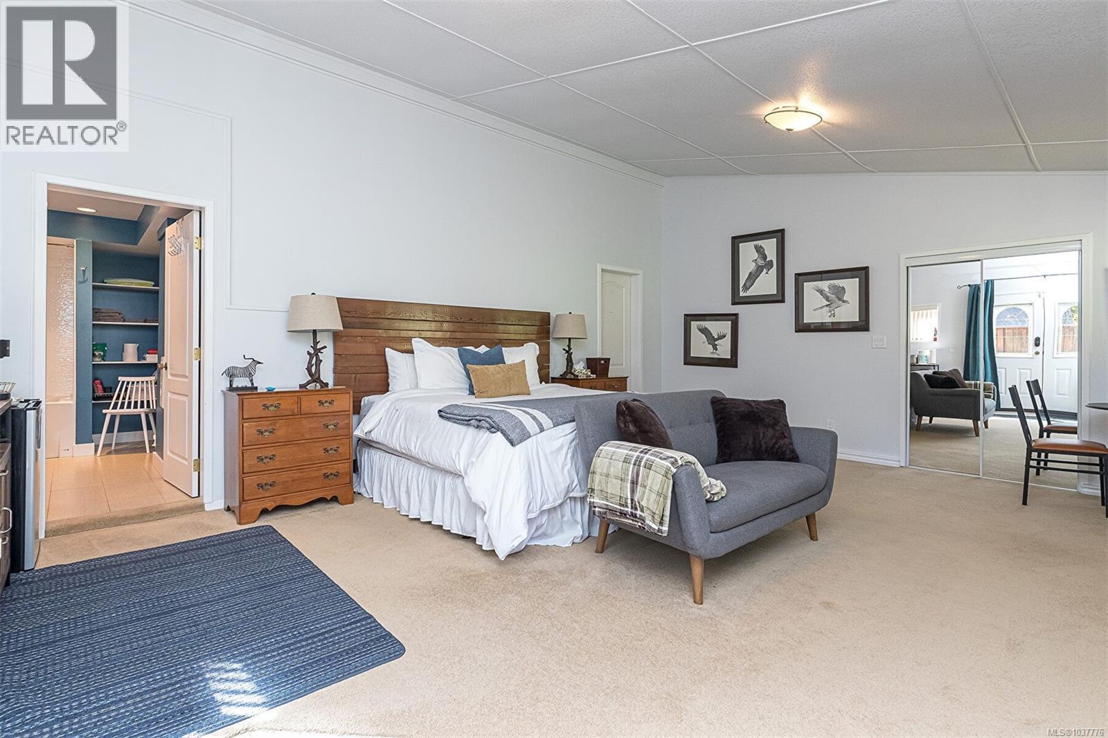 7954 West Coast Rd Property Photo 37