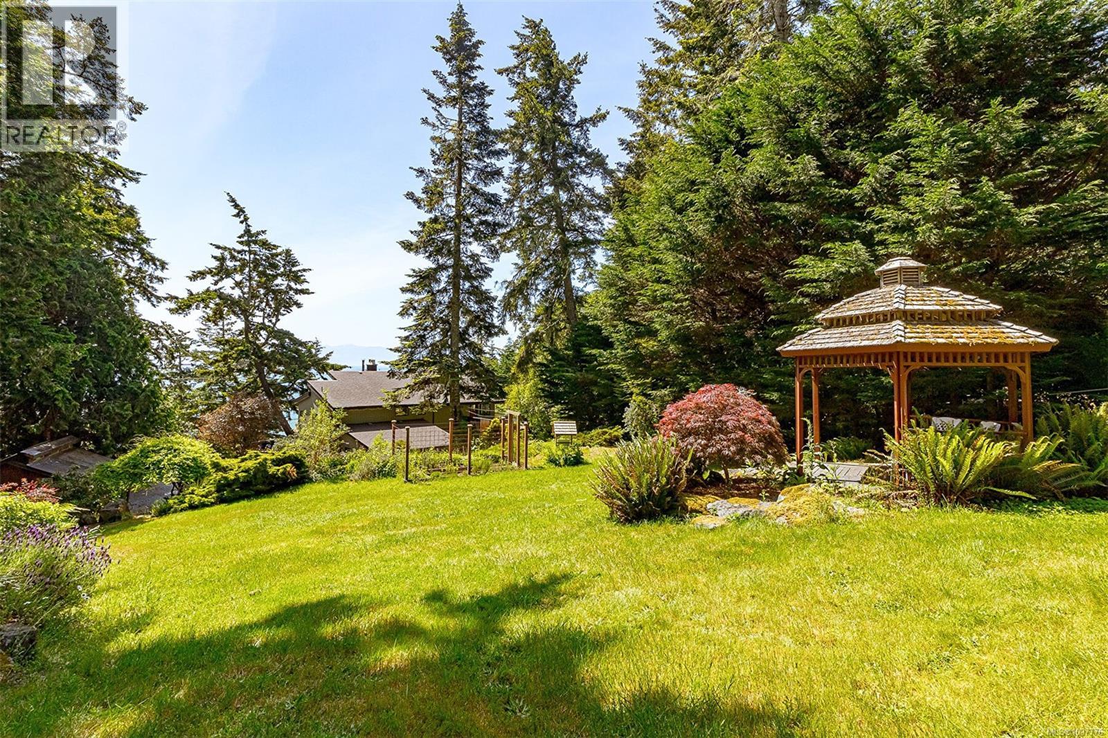 7954 West Coast Rd Property Photo 42