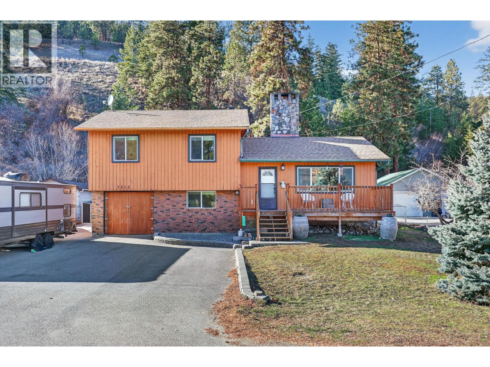 7312 Fintry Delta Road Property Photo 1
