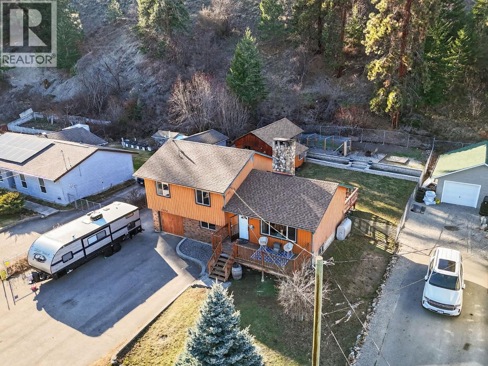 7312 Fintry Delta Road Property Photo 2