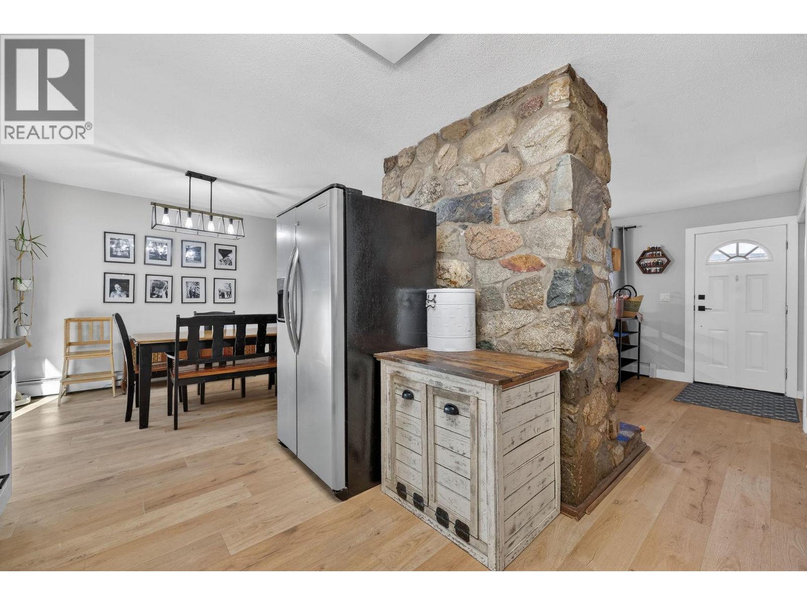 7312 Fintry Delta Road Property Photo 10