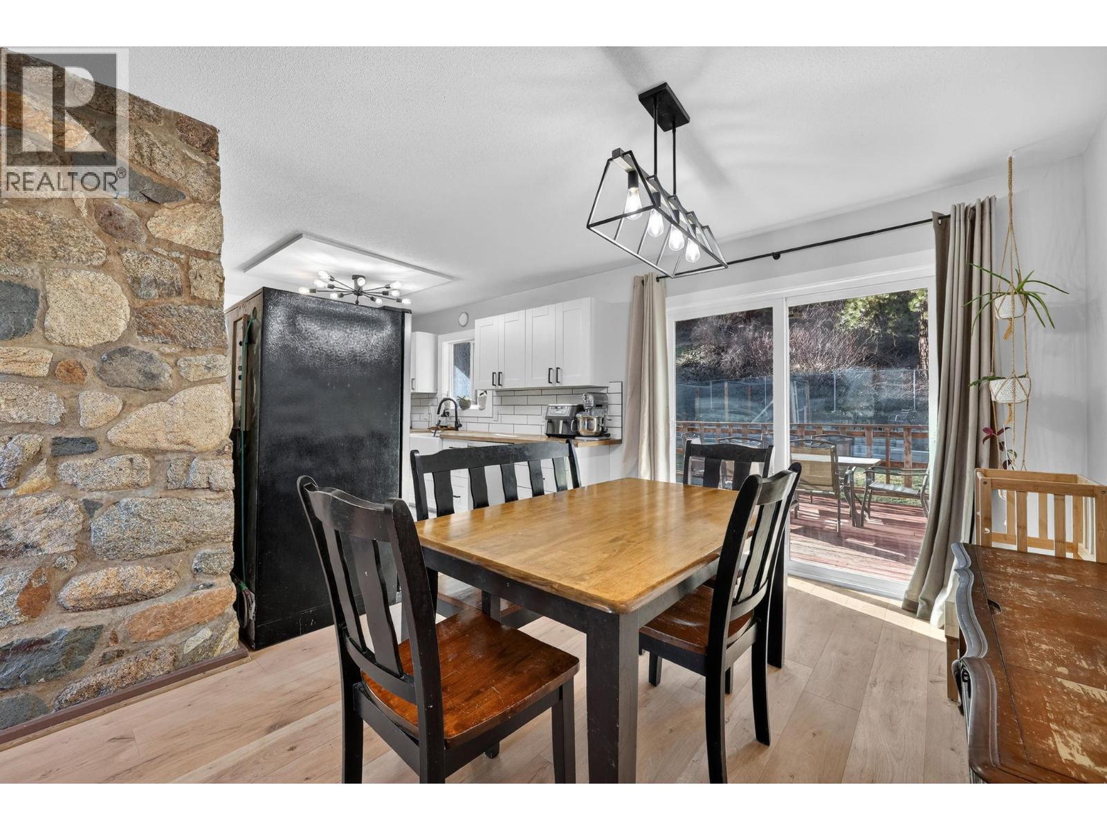7312 Fintry Delta Road Property Photo 14