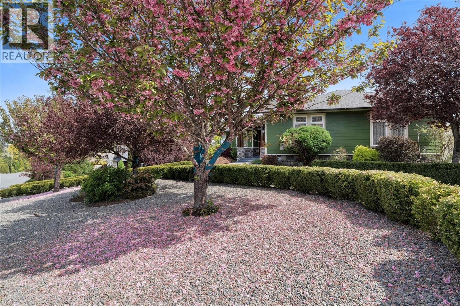 2348 Coopers Hawk Rise Property Photo 10