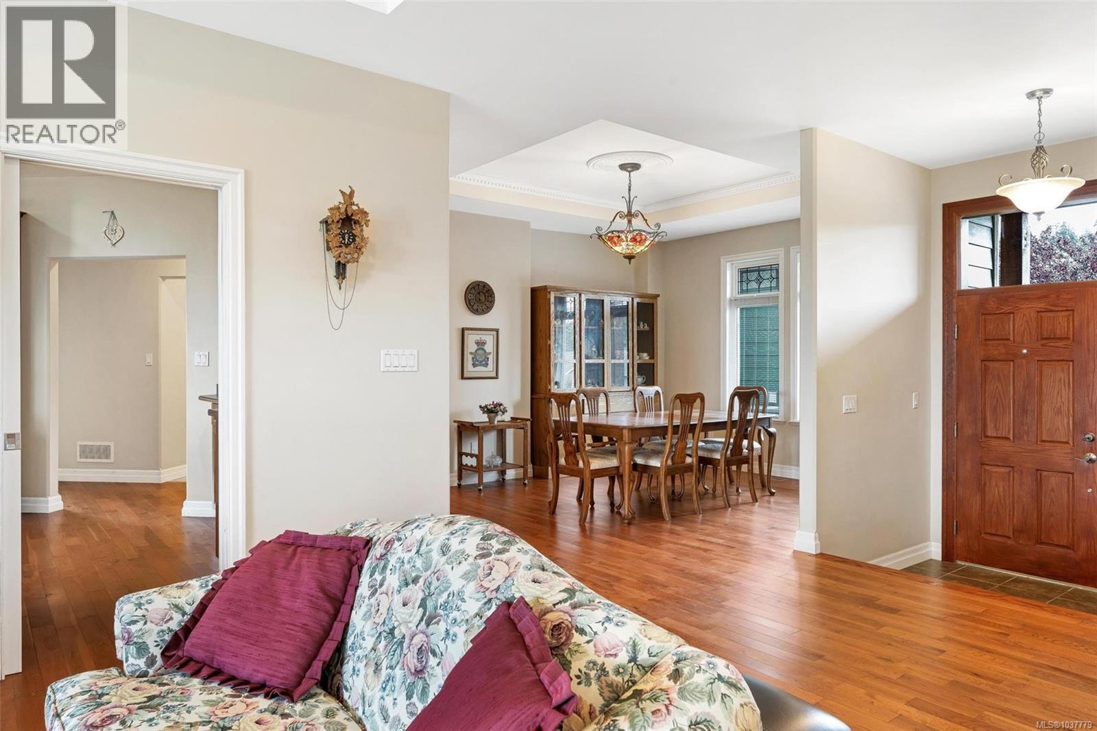 2348 Coopers Hawk Rise Property Photo 17