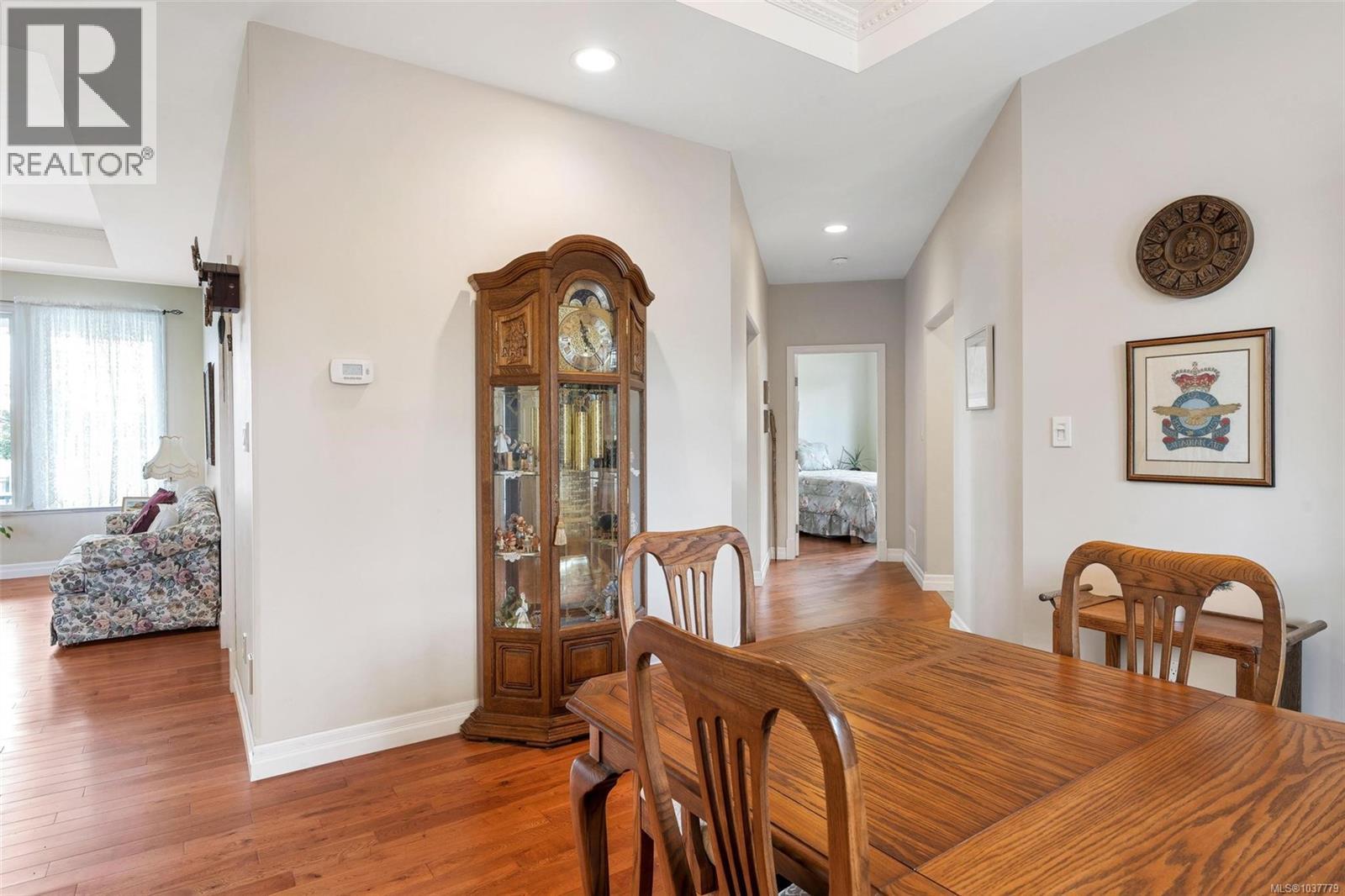 2348 Coopers Hawk Rise Property Photo 19