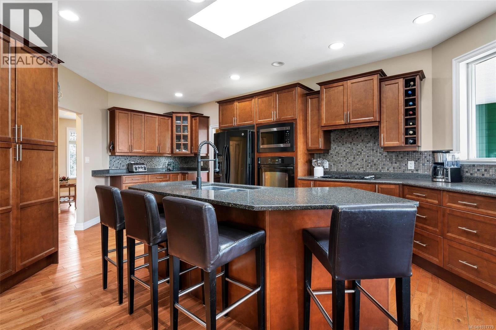 2348 Coopers Hawk Rise Property Photo 21