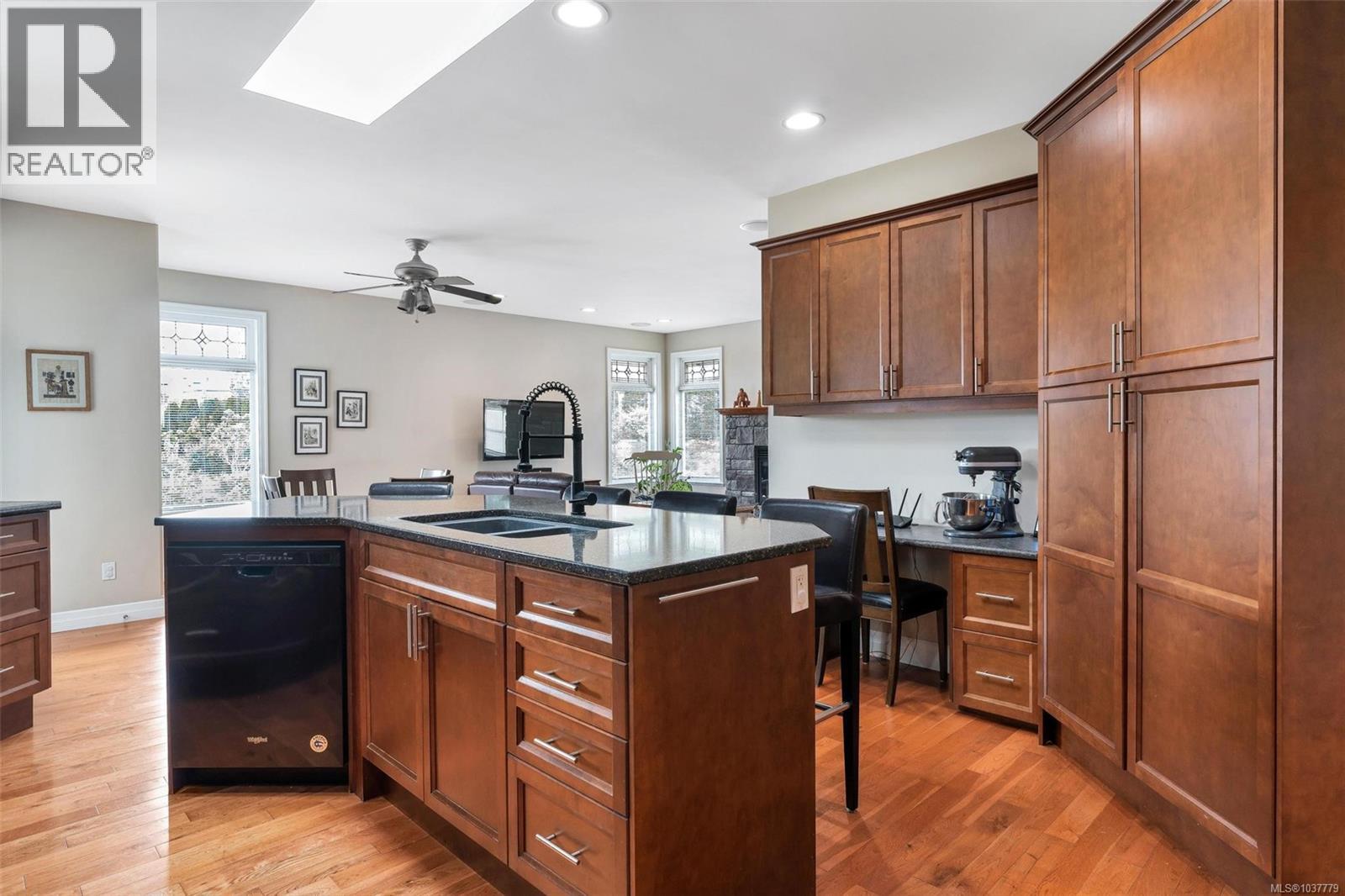 2348 Coopers Hawk Rise Property Photo 23