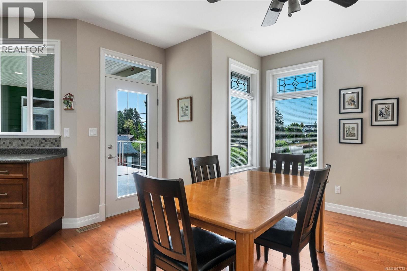 2348 Coopers Hawk Rise Property Photo 25
