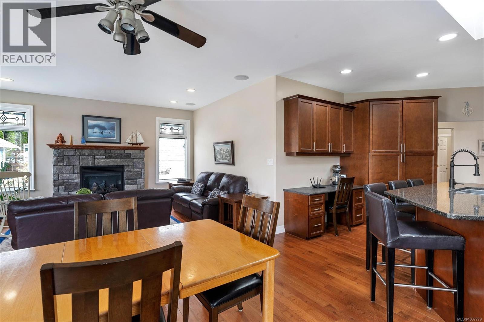 2348 Coopers Hawk Rise Property Photo 26