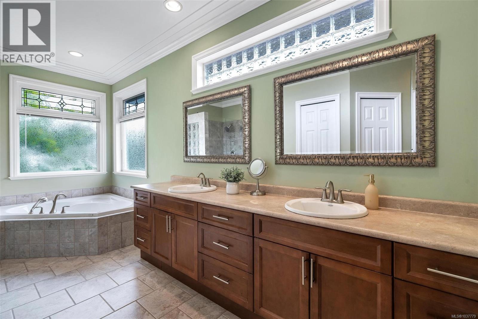 2348 Coopers Hawk Rise Property Photo 35