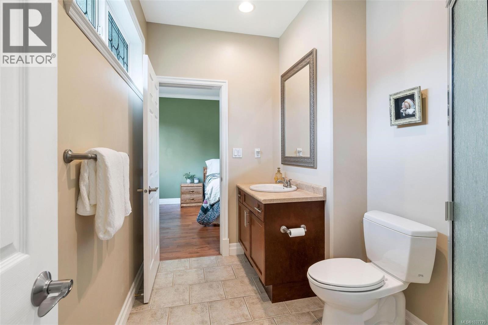 2348 Coopers Hawk Rise Property Photo 40