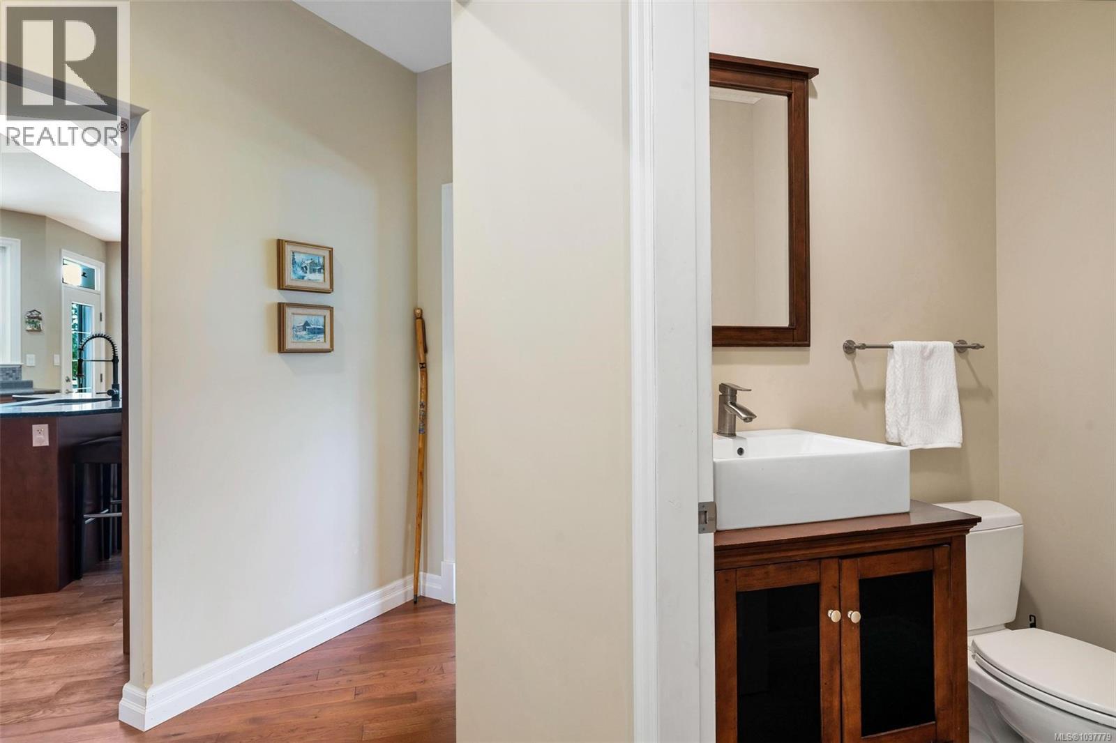 2348 Coopers Hawk Rise Property Photo 44