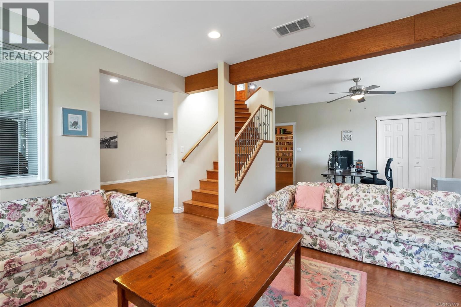 2348 Coopers Hawk Rise Property Photo 46