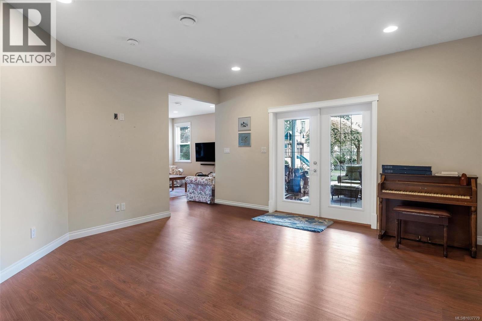 2348 Coopers Hawk Rise Property Photo 48
