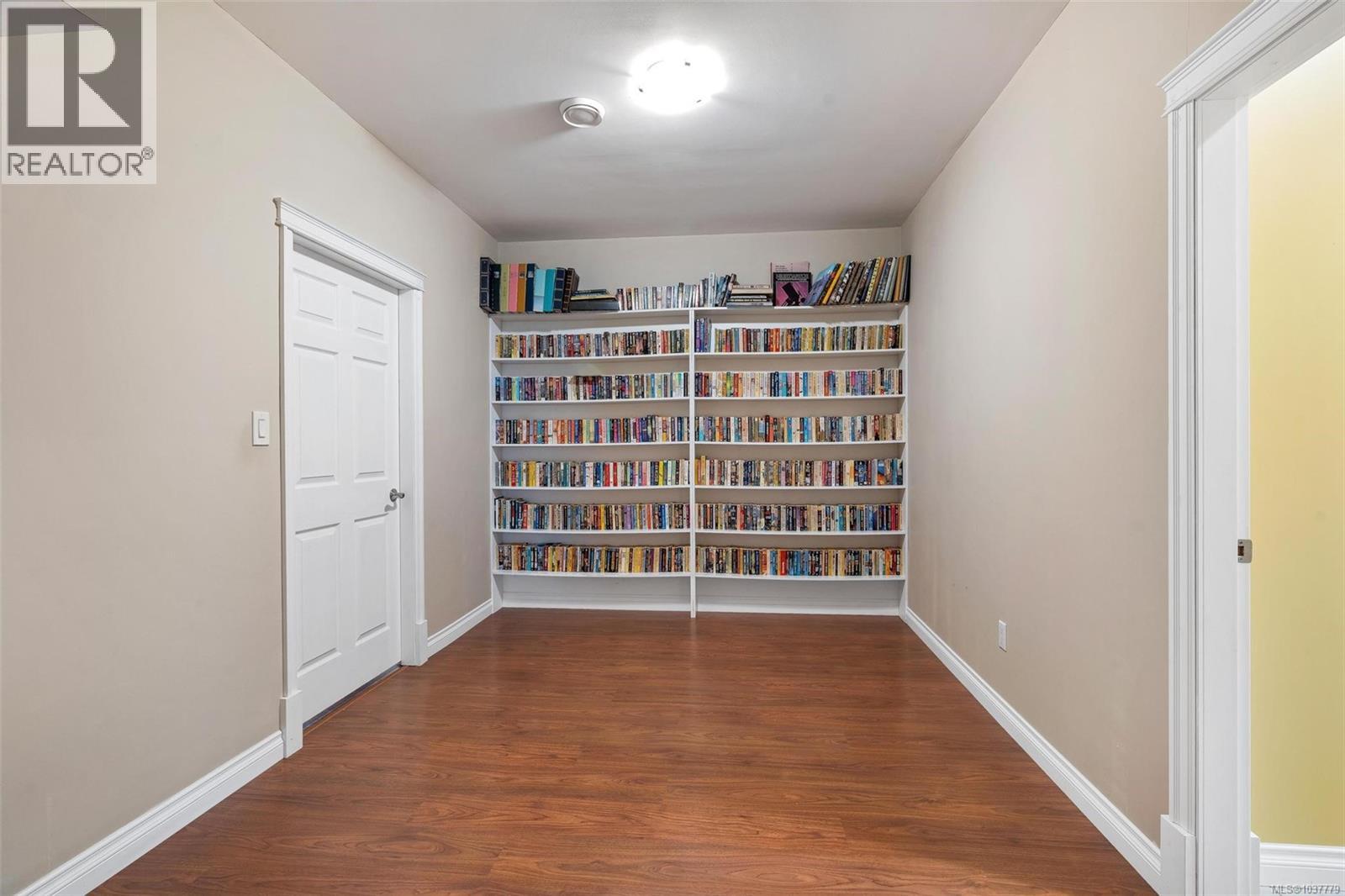 2348 Coopers Hawk Rise Property Photo 49
