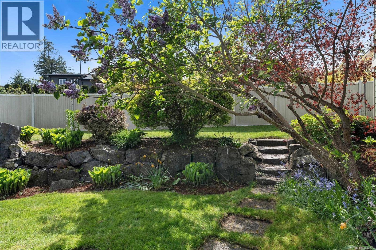 2348 Coopers Hawk Rise Property Photo 70