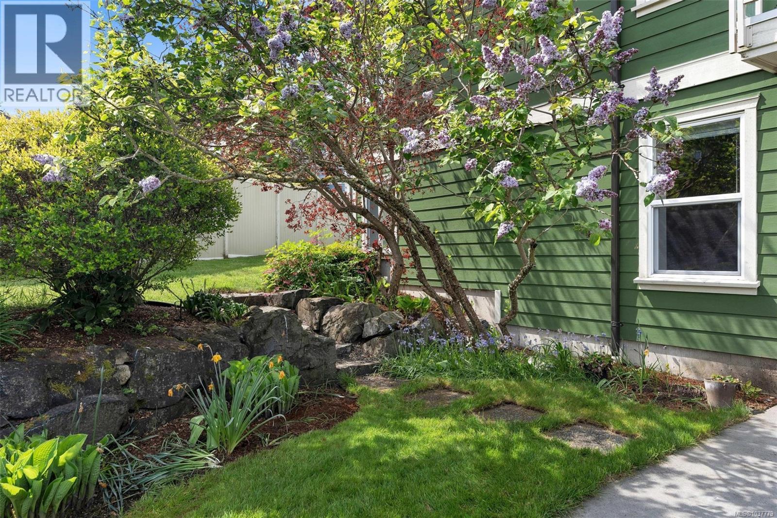 2348 Coopers Hawk Rise Property Photo 73