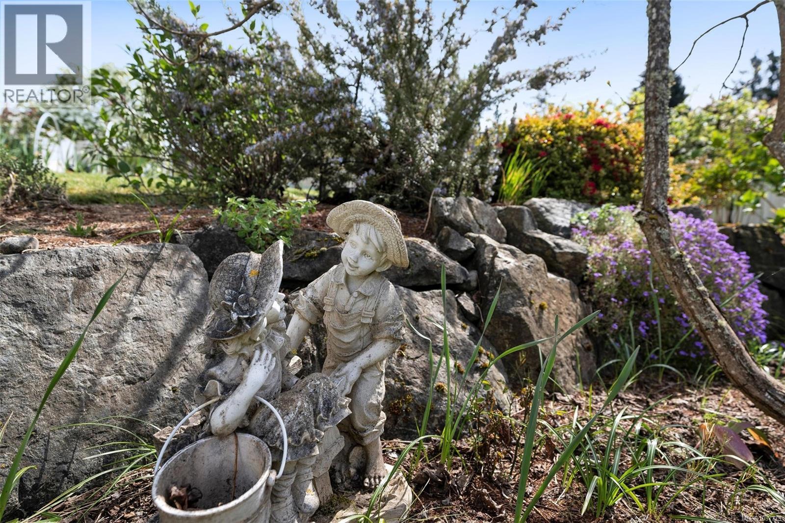 2348 Coopers Hawk Rise Property Photo 75