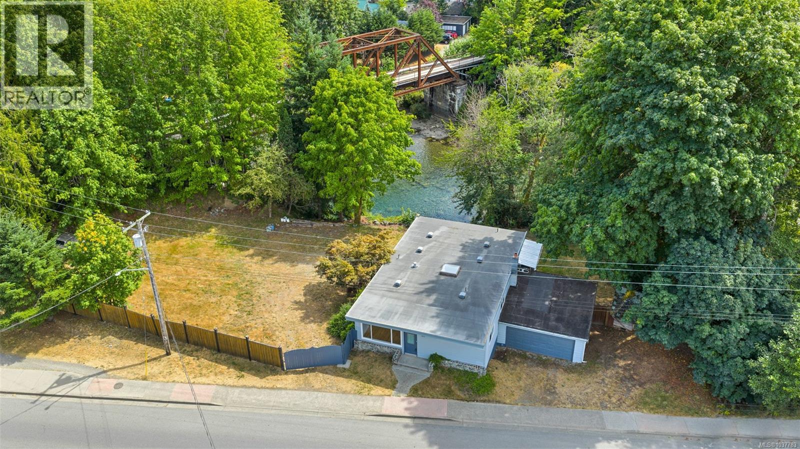 160 Cowichan Lake Rd Property Photo 1