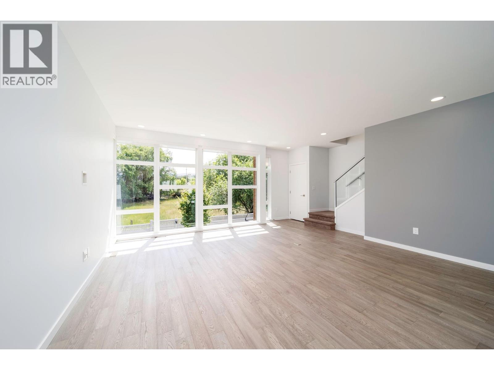 1515 Highland Drive N Unit# 29 Property Photo 8