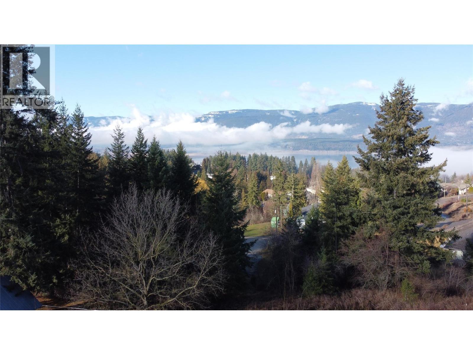 2311 28 Street Property Photo 11