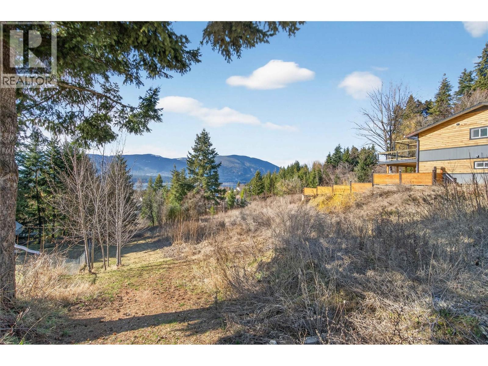 2311 28 Street Property Photo 28