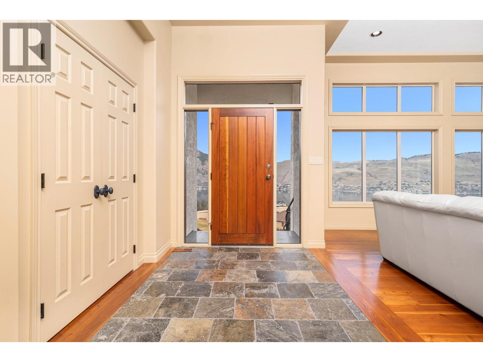 200 Melrose Court Property Photo 8